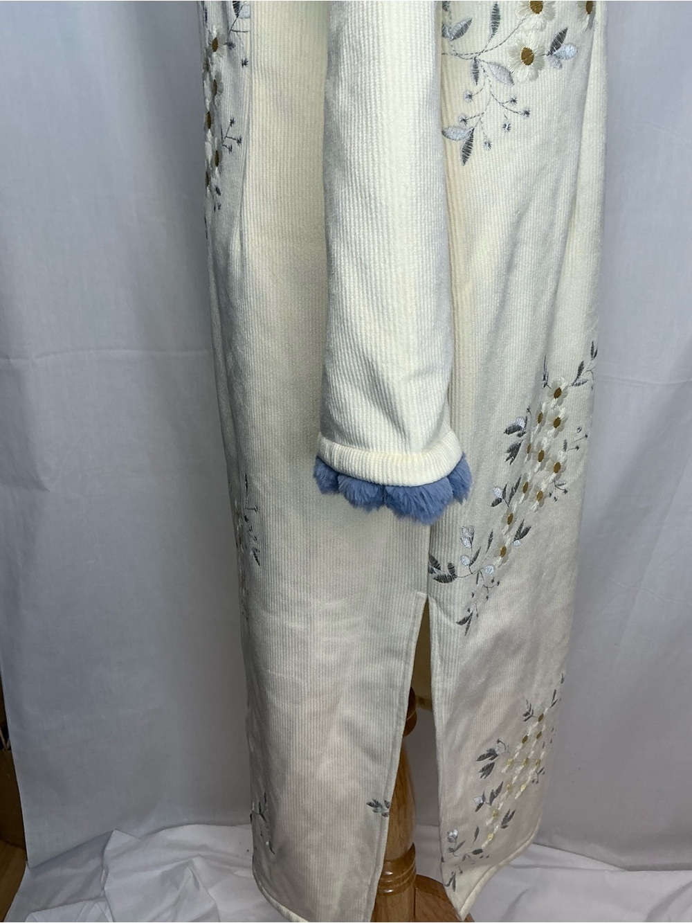 2162 - Ivory Long-Sleeve Embroidered Cheongsam Dress with Blue Trim - Picture 8 of 10